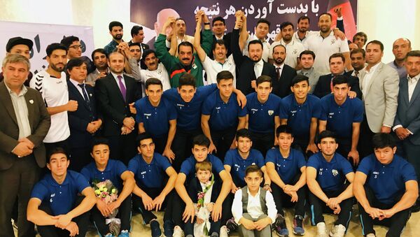 بازیکنان تیم ملی فوتسال راهی سالون برگزاری رقابت‌ها شدند - اسپوتنیک افغانستان  
