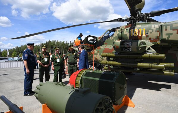هلیکوپتر Mi-28NE در نمایشگاه  بین‌المللی نظامی و دفاعی «اردو ۲۰۱۹» - اسپوتنیک افغانستان  