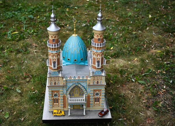 ماکت «مسجد مختاروف» (شهر ولادی‌قفقاز) در نمایشگاه «روسیه در مینیاتوری» - اسپوتنیک افغانستان  
