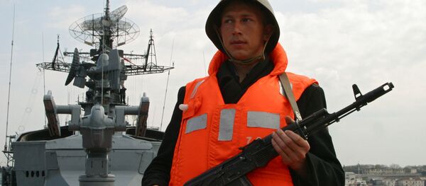 کشتی روسی، نظارت بر کشتی جنگی امریکایی در بحیره سیاه را آغاز کرد - اسپوتنیک افغانستان  