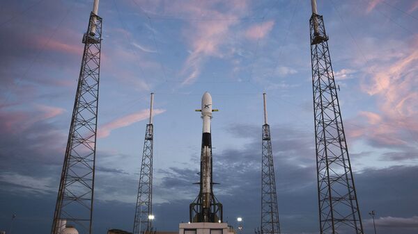 Ракета-носитель Falcon-9 компании SpaceX со спутником Starlink - اسپوتنیک افغانستان  