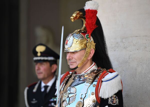 مراسم تشریفاتی برای استقبال از ولادیمیر پوتین، رئیس جمهور روسیه - شهر روم، ایتالیا - اسپوتنیک افغانستان  