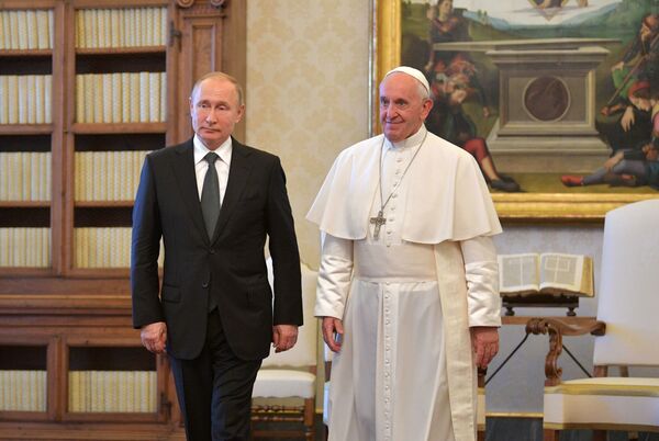 دیدار ولادیمیر پوتین، رئیس جمهور روسیه و پاپ فرانسیس – واتیکان - اسپوتنیک افغانستان  