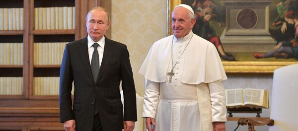 پاپ فرانسیس به پوتین: برایت دعا میکنم پاپ فرانسیس به پوتین: برایت دعا میکنم - اسپوتنیک افغانستان