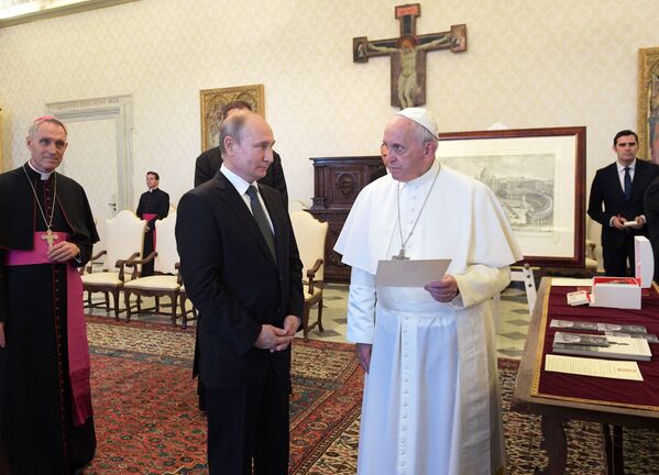 ولادیمیر پوتین، رئیس جمهور روسیه و پاپ فرانسیس – واتیکان - اسپوتنیک افغانستان  