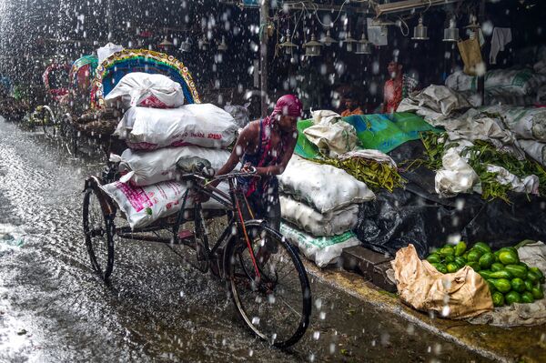 بارش باران شدید در داکا، بنگلادش - اسپوتنیک افغانستان  