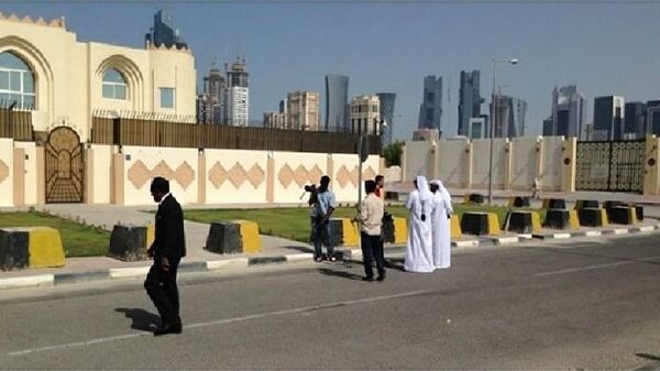 هیئت شش نفری حکومت برای گفتگوهای صلح وارد قطر شد  - اسپوتنیک افغانستان  