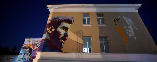 کمک رستورانت مسی به خانوادههای فقیر کمک رستورانت مسی به خانوادههای فقیر - اسپوتنیک افغانستان