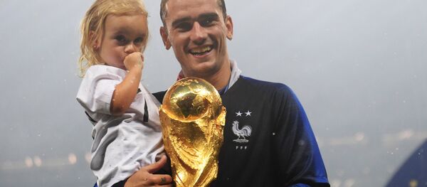 رسمی؛ گریزمان به بارسلونا پیوست - اسپوتنیک افغانستان  