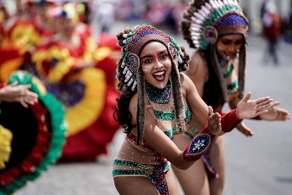 اشتراک کنندگان کارناوال مناطق گرمسیر (Tropical Carnival) – پاریس، فرانسه - اسپوتنیک افغانستان  