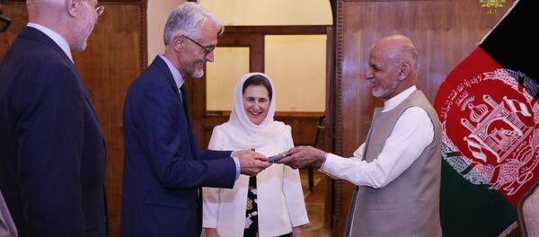 رئیس‌جمهور غنی به آقای کایرو تابعیت افتخاری افغانستان را اعطا کرد - اسپوتنیک افغانستان  