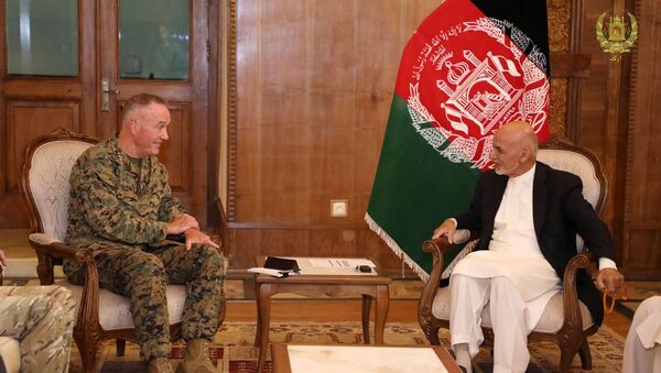 دیدار رئیس جمهور غنی با جنرال جوزف دانفورد - اسپوتنیک افغانستان  
