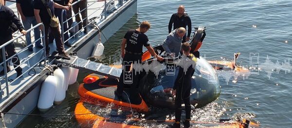 پوتین برای ادای احترام به کشته شدگان زیردریایی به اعماق دریا رفت پوتین برای ادای احترام به کشته شدگان زیردریایی به اعماق دریا رفت - اسپوتنیک افغانستان