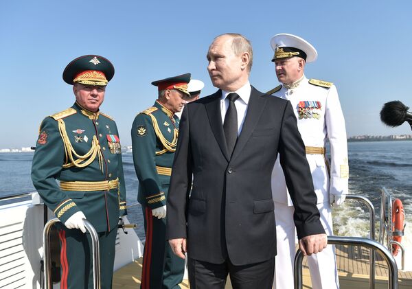 ولادیمیر پوتین، رئیس جمهور روسیه، در جشن روز نیروی دریایی روسیه در سن پترزبورگ شرکت کرد - اسپوتنیک افغانستان  