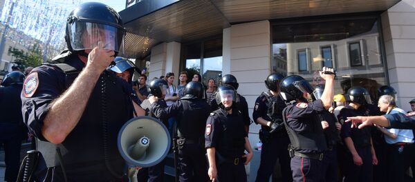 دستگیری 600 تن در تظاهرات غیرقانونی در مسکو دستگیری 600 تن در تظاهرات غیرقانونی در مسکو - اسپوتنیک افغانستان