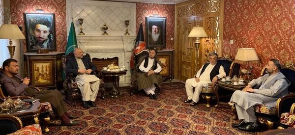 حنیف اتمر و معاونیناش به دیدار عطا محمد نور رفتند حنیف اتمر و معاونیناش به دیدار عطا محمد نور رفتند - اسپوتنیک افغانستان