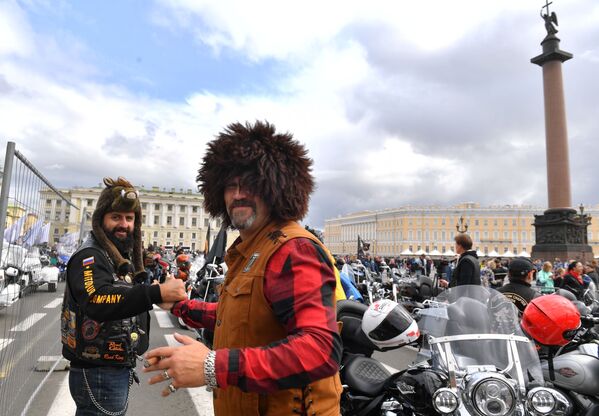 اشتراک کنندگان فستیوال موترسایکل «St.Petersburg Harley Days» - شهر سن پترزبورگ، روسیه - اسپوتنیک افغانستان  