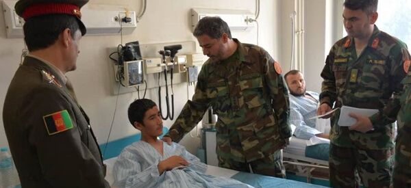 عیادت مقامات وزارت دفاع از زخمیهای اردوی ملی در روز عید عیادت مقامات وزارت دفاع از زخمیهای اردوی ملی در روز عید - اسپوتنیک افغانستان