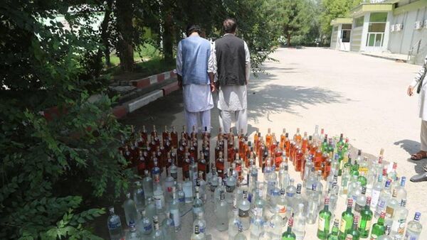 صد بوتل مشروبات الکولی توسط نیروهای امنیتی ضبط گردید - اسپوتنیک افغانستان  