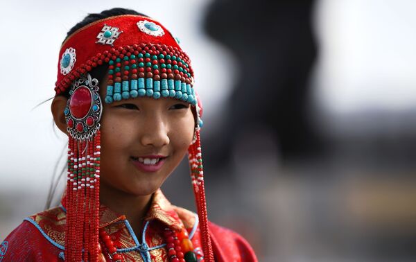 دختر منگولیایی در لباس ملی این کشور - اسپوتنیک افغانستان  