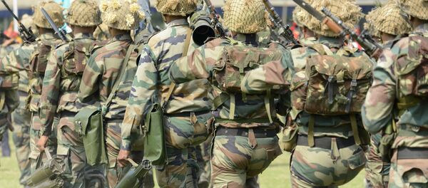 هند 125 هزار نظامی دیگر به جامو و کشمیر اعزام کرد هند 125 هزار نظامی دیگر به جامو و کشمیر اعزام کرد - اسپوتنیک افغانستان