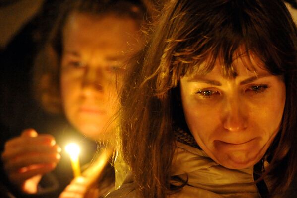 زنی در سنت پترزبورگ در روز سوگواری قربانیان فاجعه هوایی بر فراز شبه جزیره ی سینا - اسپوتنیک افغانستان  