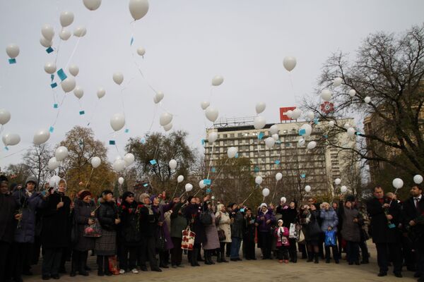 مرثیه و عزاداری در دونتسک به یاد قربانیان سانحه ی هوایی در مصر - اسپوتنیک افغانستان  