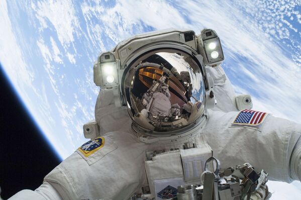 مایکل هوپکینز، فضانورد آمریکایی در ایستگاه فضایی بین المللی - اسپوتنیک افغانستان  
