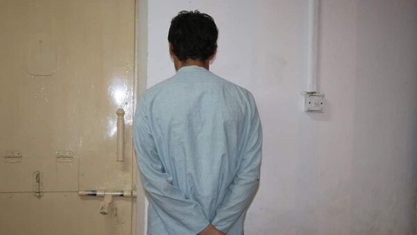 دستگیری یک طالب در هنگام شمولیت به صفوف نیروهای پولیس - اسپوتنیک افغانستان  