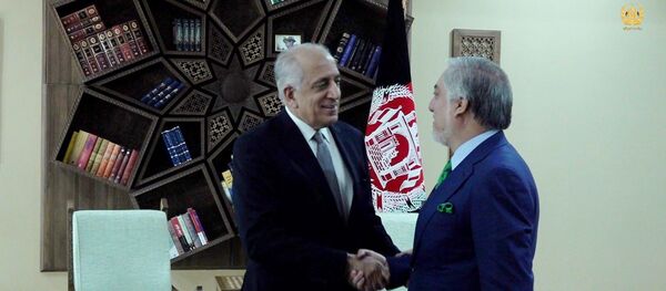 خلیل زاد پیش نویس توافقنامه آمریکا و طالبان را در اختیار سران افغانستان قرار داد خلیل زاد پیش نویس توافقنامه آمریکا و طالبان را در اختیار سران افغانستان قرار داد - اسپوتنیک افغانستان