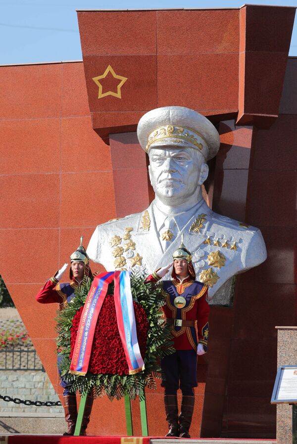 مجسمه گئورگی ژوکوف، قوماندان نظامی و سیاست‌مدار اتحاد جماهیر شوروی در شهر اولان‌باتور، پایتخت مغولستان - اسپوتنیک افغانستان  