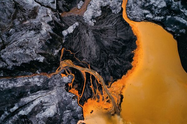 تغییر رنگ رودخانه ها از اثر استخراج ذغال - اسپوتنیک افغانستان  