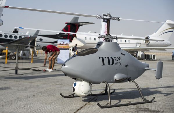 طیاره بدون سرنشین TD220 VTOL  در نمایشگاه بین المللی هوا-فضا نمایشگاه هوایی دبی-2015 - اسپوتنیک افغانستان  
