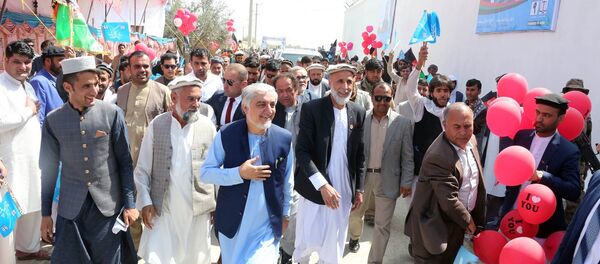 عبدالله: تیم «دولت‌ساز» به رهبری اشرف غنی، برای برنده شدن در انتخابات به مردم پول توزیع می‌کند - اسپوتنیک افغانستان  