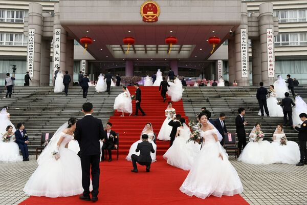 عروسی گروهی جوانان چینایی - اسپوتنیک افغانستان  