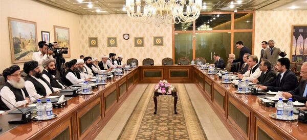 وزیر خارجه پاکستان در دیدار با ملا برادر وزیر خارجه پاکستان در دیدار با ملا برادر - اسپوتنیک افغانستان