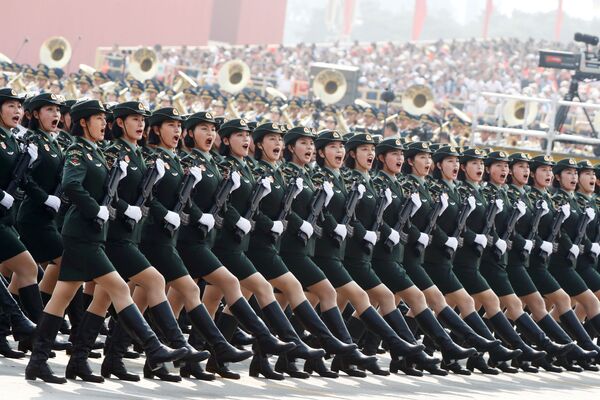 رژه نظامی  در هفتادمین سالگرد تأسیس جمهوری خلق چین - اسپوتنیک افغانستان  