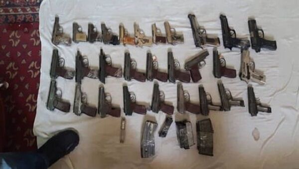پولیس بلخ 29 میل سلاح را کشف و ضبط کرده اند - اسپوتنیک افغانستان  