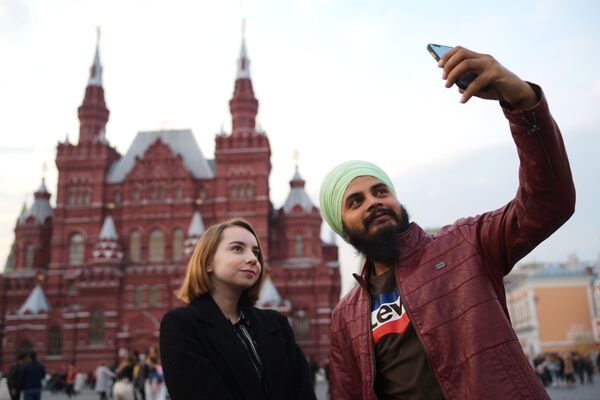 توریست خارجی در میدان سرخ شهر مسکو - اسپوتنیک افغانستان  