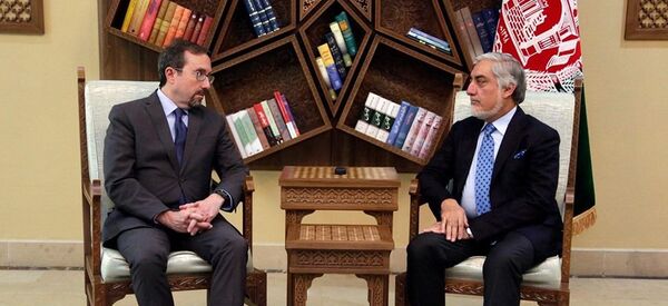 دیدار عبدالله عبدالله با جان بس  دیدار عبدالله عبدالله با جان بس  - اسپوتنیک افغانستان