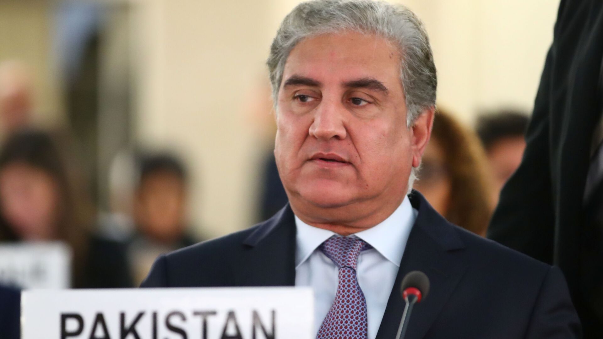 Pakistan foreign minister Shah Mehmood Qureshi arrives to address the United Nations Human Rights Council in Geneva, Switzerland, September 10, 2019 - اسپوتنیک افغانستان  , 1920, 18.12.2021