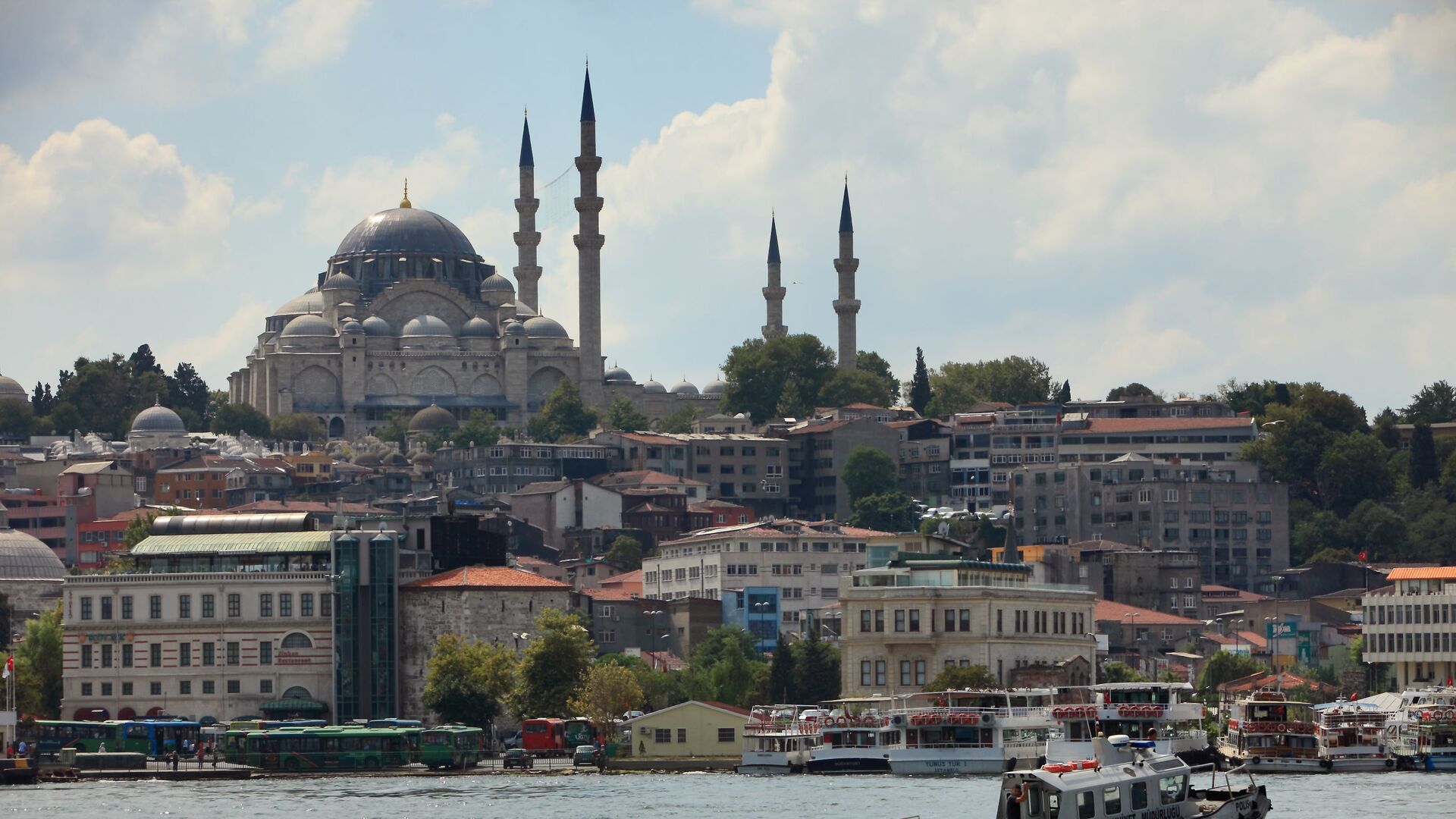 Вид на Голубую мечеть через пролив Босфор в Стамбуле, Турция - اسپوتنیک افغانستان  , 1920, 26.03.2022