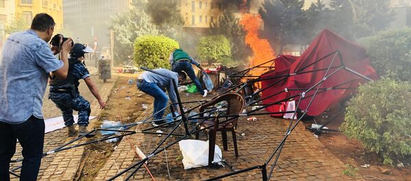 تظاهرات گسترده ضد دولتی - شهر بیروت، پایتخت لبنان تظاهرات گسترده ضد دولتی - شهر بیروت، پایتخت لبنان - اسپوتنیک افغانستان