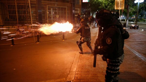بولیویا همچنان در بحران، درگیری بین معترضان و نیروهای امنیتی - اسپوتنیک افغانستان  