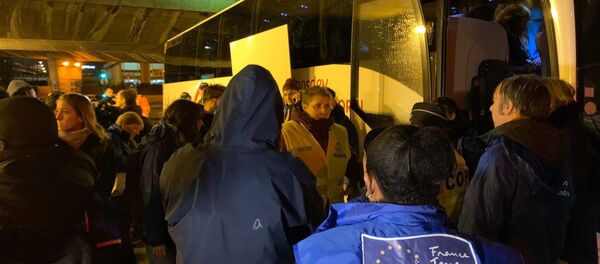 انتقال مهاجرین افغان به جای نامعلوم توسط پولیس فرانسه از اطراف پاریس انتقال مهاجرین افغان به جای نامعلوم توسط پولیس فرانسه از اطراف پاریس - اسپوتنیک افغانستان