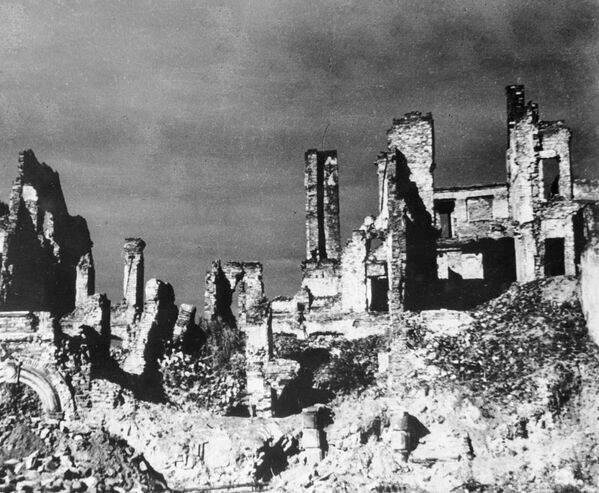 خانه‌های ویران شده در منطقه یهودی نشین شهر ورشو – سال ۱۹۴۵ - اسپوتنیک افغانستان  