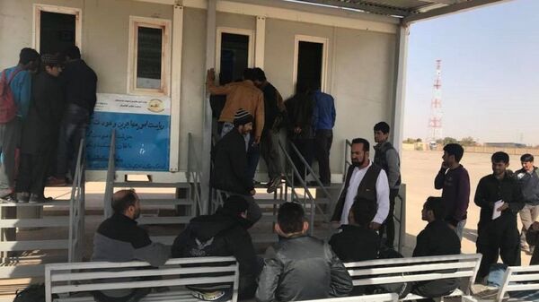  اخراج اجباری حدود 80 هزار مهاجر افغان از ایرن در سال جاری - اسپوتنیک افغانستان  