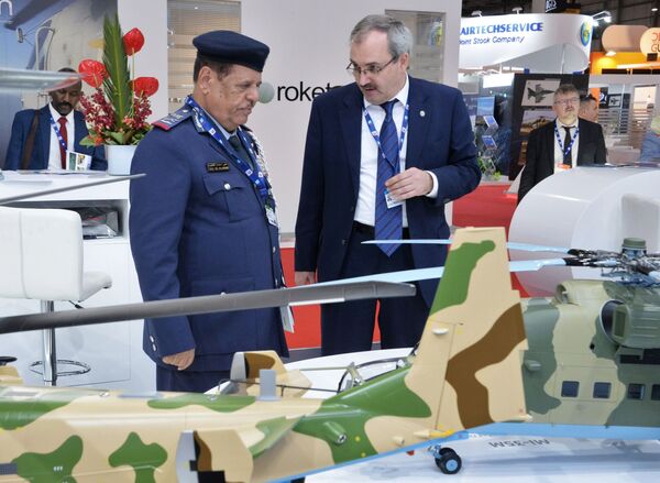 غرفه روس آبارون اکسپورت در نمایشگاه بین‌المللی هوافضای دوبی - 2019 - اسپوتنیک افغانستان  