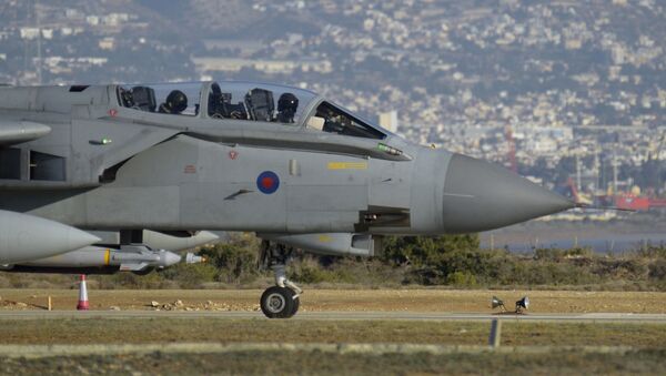 Самолет «Торнадо» британских ВВС на воздушной базе рядом с городом Лимассол, Кипр - اسپوتنیک افغانستان  