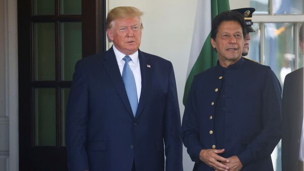 آیا ترامپ با امتیاز دهی پاکستان در صدد بیرون شدن از افغانستان است؟ - اسپوتنیک افغانستان  